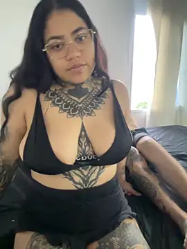 Snapshot of aliensexy chatting on September 27, 9:21 pm aliensexy online show from September 27, 9:21 pm