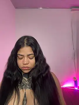 Snapshot of aliensexy chatting on October 5, 1:40 am aliensexy online show from October 5, 1:40 am