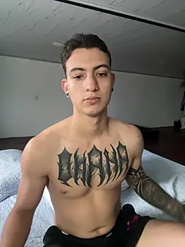 aliensexy online show from February 14, 10:10 pm