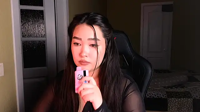 Erica Wayne online show from January 12, 6:05 pm