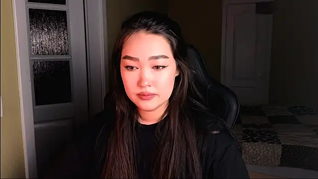 Erica Wayne online show from February 14, 5:46 pm