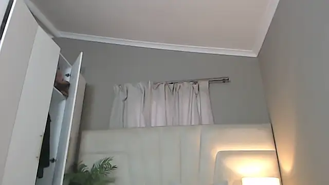 Snapshot of naughtyblackdolie chatting on September 28, 5:25 am naughtyblackdolie online show from September 28, 5:25 am