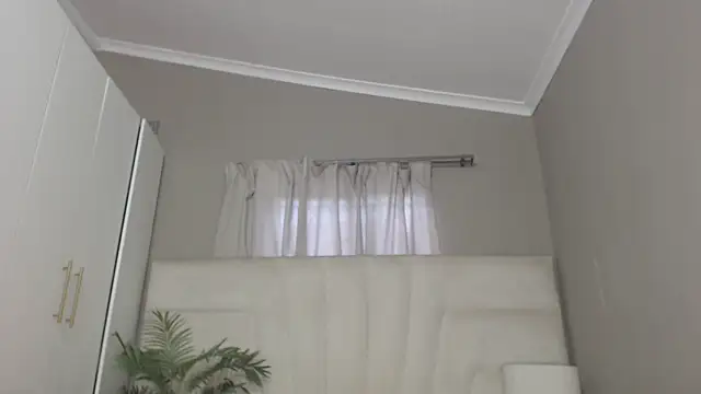 naughtyblackdolie online show from February 12, 6:02 am