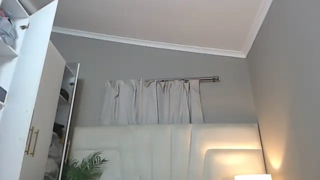 Snapshot of naughtyblackdolie chatting on September 24, 3:02 am naughtyblackdolie online show from September 24, 3:02 am