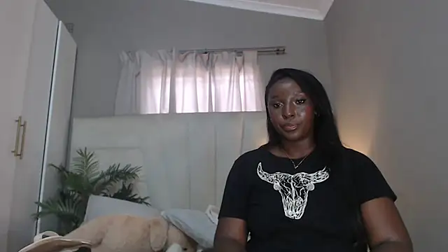 naughtyblackdolie online show from April 15, 11:05 am