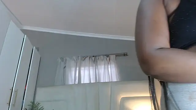 naughtyblackdolie online show from March 19, 8:03 am