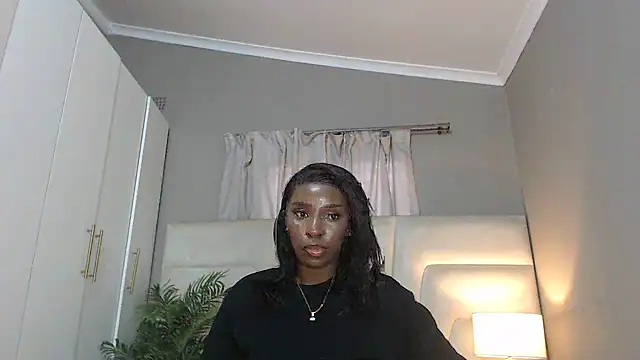 Snapshot of naughtyblackdolie chatting on September 27, 4:51 am naughtyblackdolie online show from September 27, 4:51 am