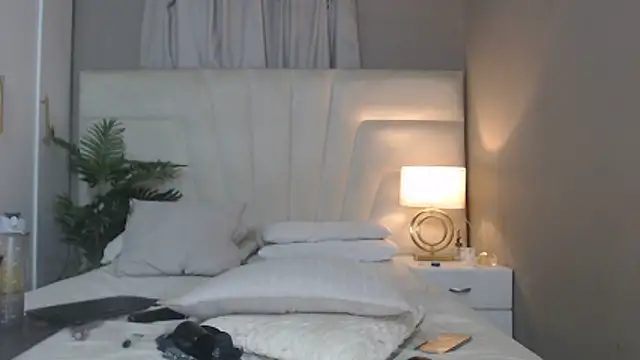 naughtyblackdolie online show from November 29, 7:47 pm