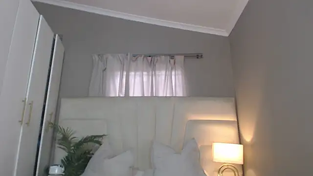 naughtyblackdolie online show from January 9, 9:05 am