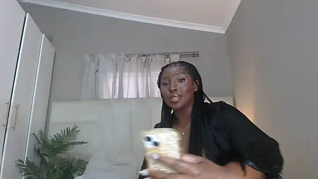 naughtyblackdolie online show from June 21, 11:49 am