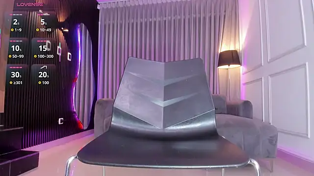 Anna parkker  online show from October 27, 7:15 pm