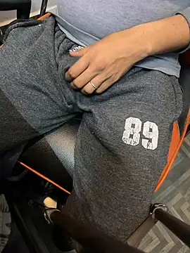 dreamy lusty01 online show from March 12, 6:53 pm