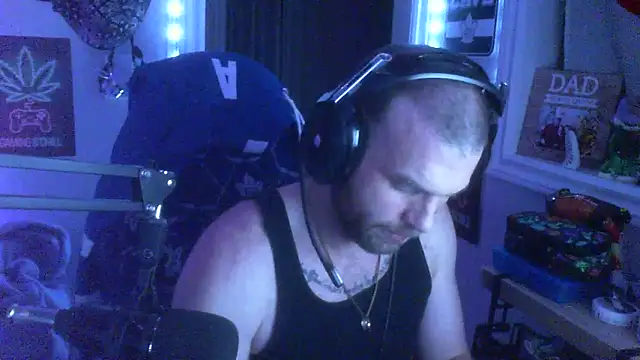 GeneralXMillyX online show from November 2, 6:07 am