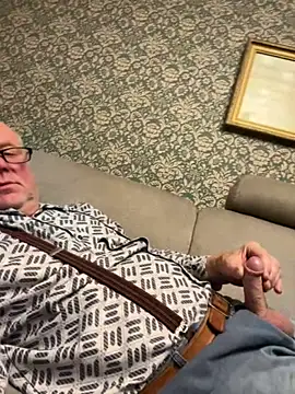 Snapshot of oldgayman chatting on October 7, 4:57 am oldgayman online show from October 7, 4:57 am