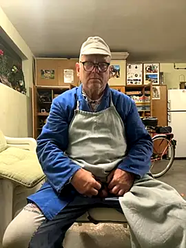 Snapshot of oldgayman chatting on September 17, 5:37 pm oldgayman online show from September 17, 5:37 pm