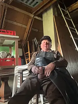 Snapshot of oldgayman chatting on October 3, 11:01 am oldgayman online show from October 3, 11:01 am