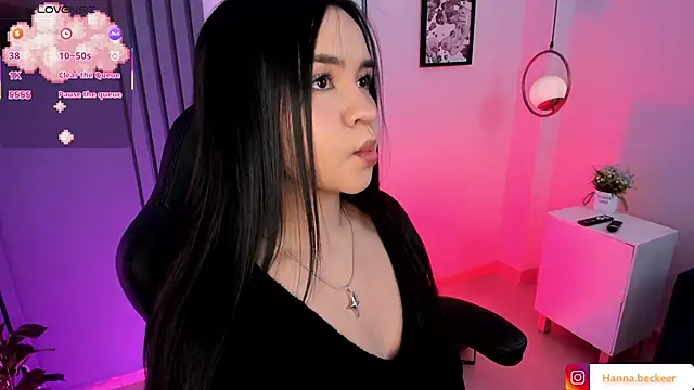 Hanna  Becker  online show from April 7, 10:17 am