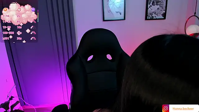 Hanna  Becker  online show from April 12, 2:48 am