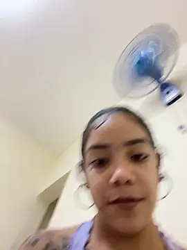 Snapshot of pussy_power123 chatting on February 2, 7:35 pm pussy power123 online show from February 2, 7:35 pm