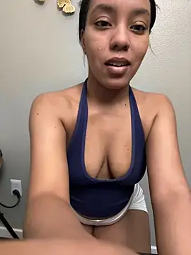 juicyyy323 online show from December 28, 6:06 am