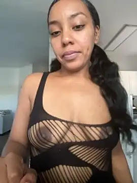 juicyyy323 online show from November 9, 9:19 pm