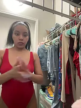 juicyyy323 online show from December 24, 3:16 am