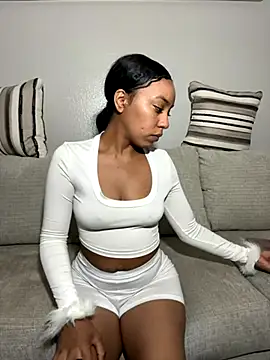 juicyyy323 online show from November 7, 1:59 pm