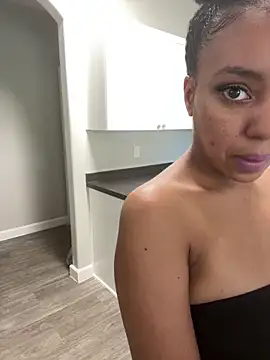 juicyyy323 online show from September 20, 9:20 pm