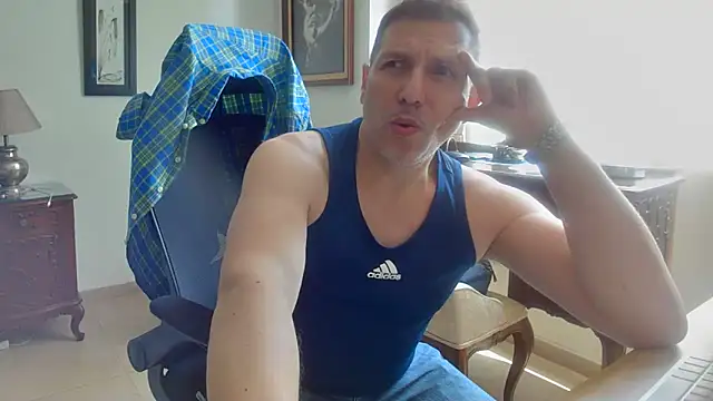 Snapshot of slzypvtpig chatting on May 8, 4:44 pm slzypvtpig online show from May 8, 4:44 pm