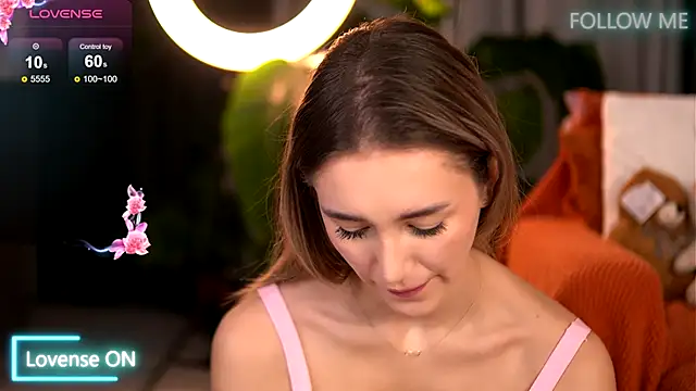 EmilyRaymont online show from November 9, 4:05 am