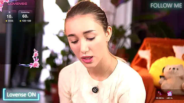 EmilyRaymont online show from November 23, 8:02 am