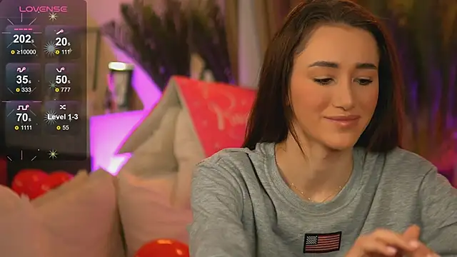 Snapshot of EmilyRaymont chatting on March 23, 12:36 am EmilyRaymont online show from March 23, 12:36 am