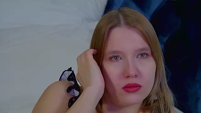 LiliLinn online show from October 28, 4:24 am