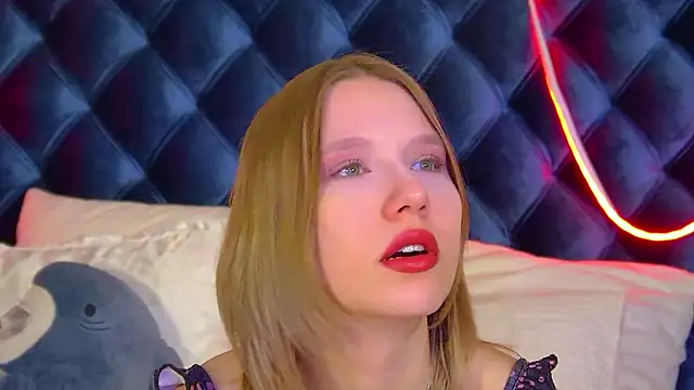 LiliLinn online show from November 24, 4:56 am