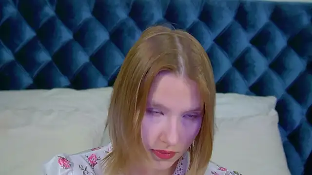 LiliLinn online show from October 22, 4:12 am