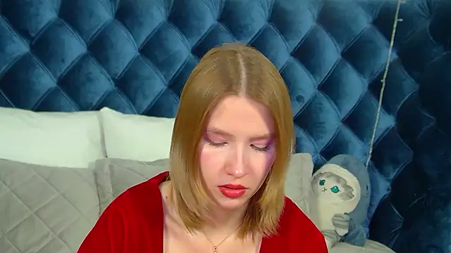 LiliLinn online show from January 17, 4:49 am