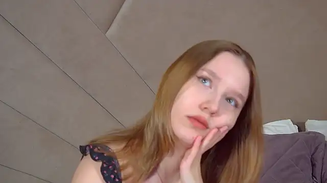 LiliLinn online show from July 18, 4:32 am