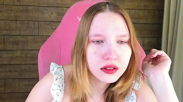LiliLinn online show from June 12, 4:21 am