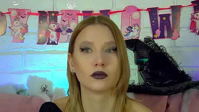 LiliLinn online show from October 31, 4:20 am