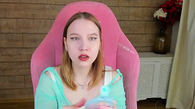 LiliLinn online show from July 7, 4:37 am