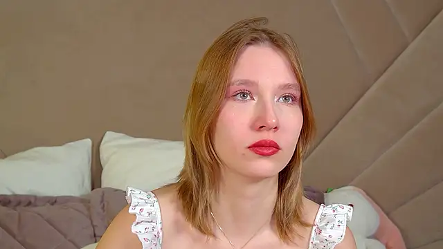 LiliLinn online show from January 16, 4:49 am