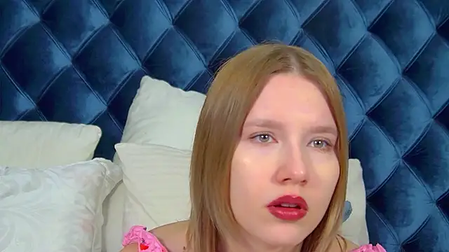 LiliLinn online show from November 28, 4:34 am