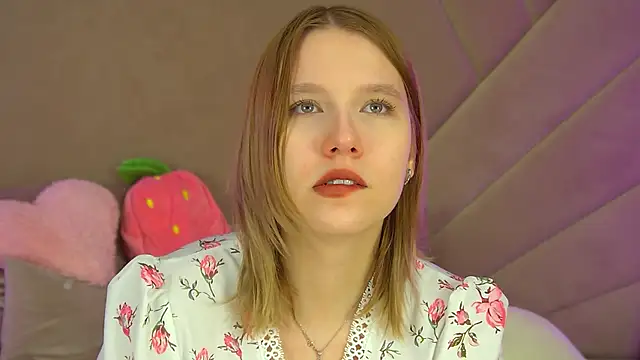 LiliLinn online show from November 11, 4:29 am