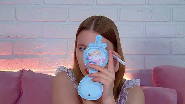 LiliLinn online show from June 16, 4:23 am