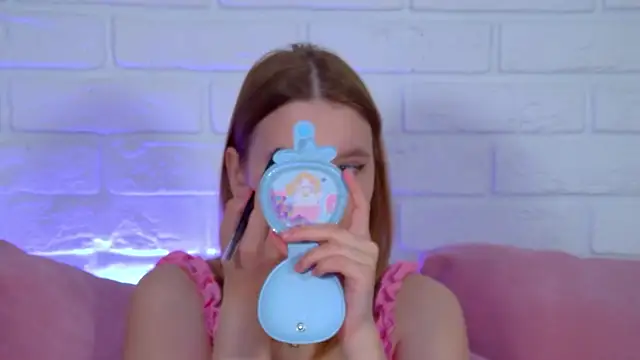 LiliLinn online show from June 20, 4:28 am