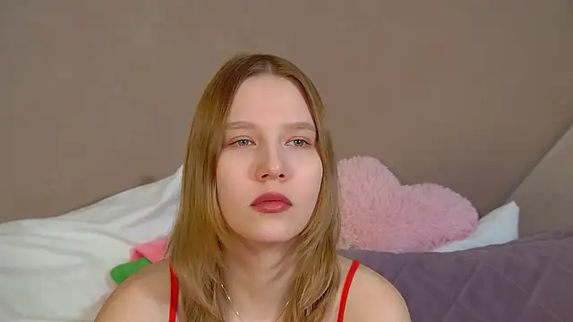 LiliLinn online show from March 31, 5:09 am