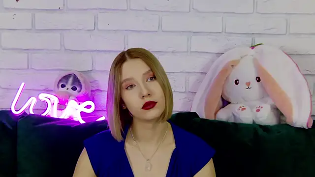 Snapshot of LiliLinn chatting on March 7, 5:08 am LiliLinn online show from March 7, 5:08 am