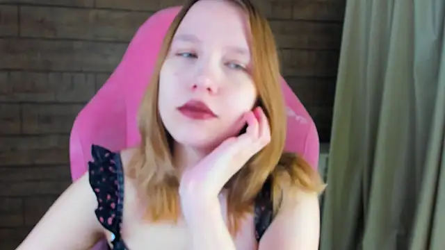 LiliLinn online show from June 3, 4:35 am