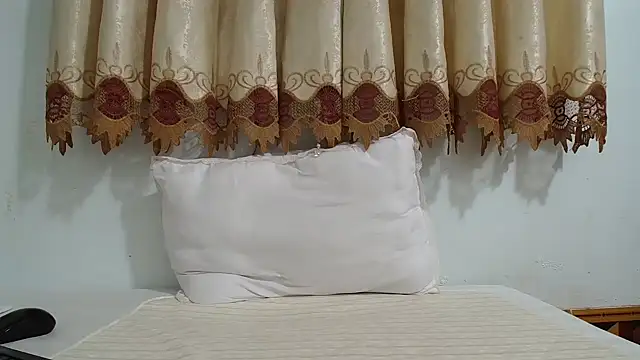 Snapshot of Mia-Tsuki- chatting on March 21, 3:33 am Mia-Tsuki- online show from March 21, 3:33 am