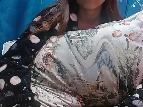 silky milky online show from February 3, 8:03 pm